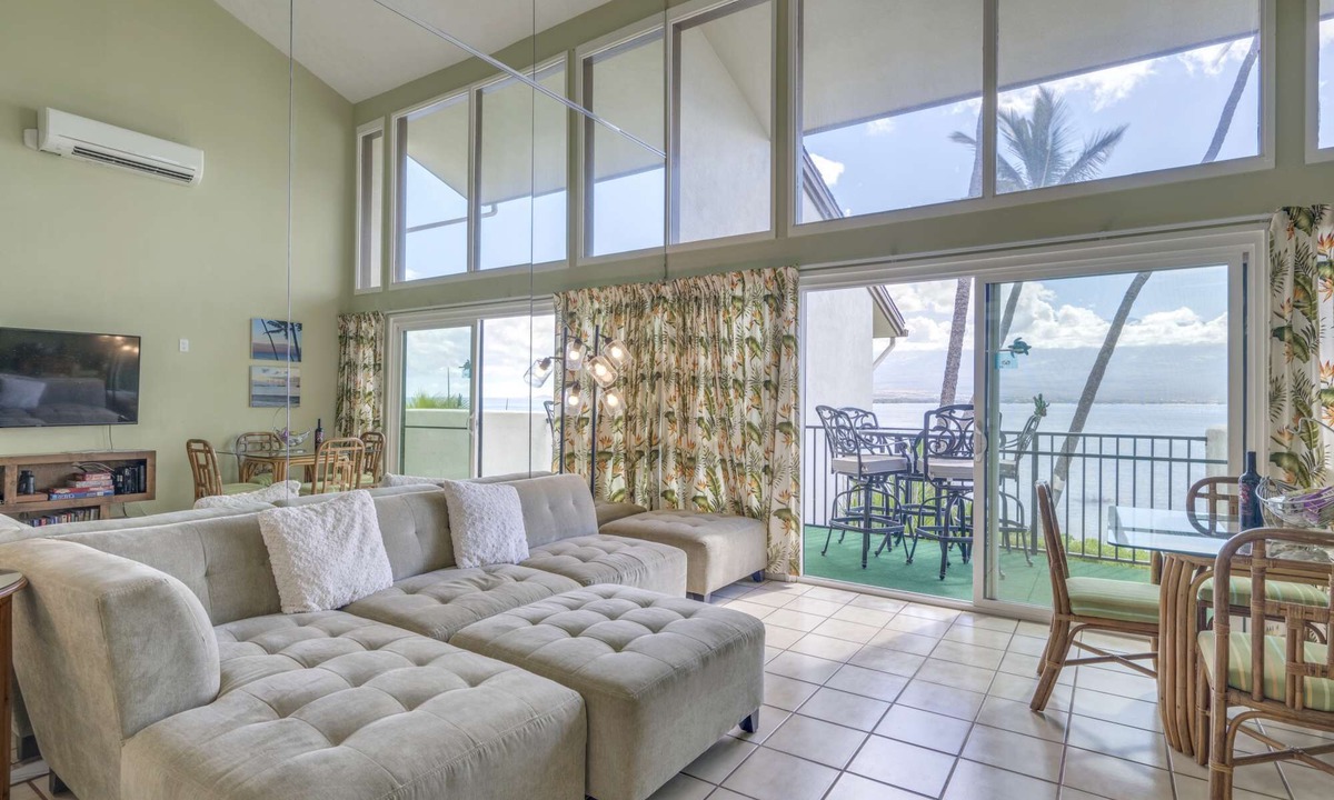 Maalaea Apartment | ShangriLa: Sugar Beach Oceanfront at Makani A Kai