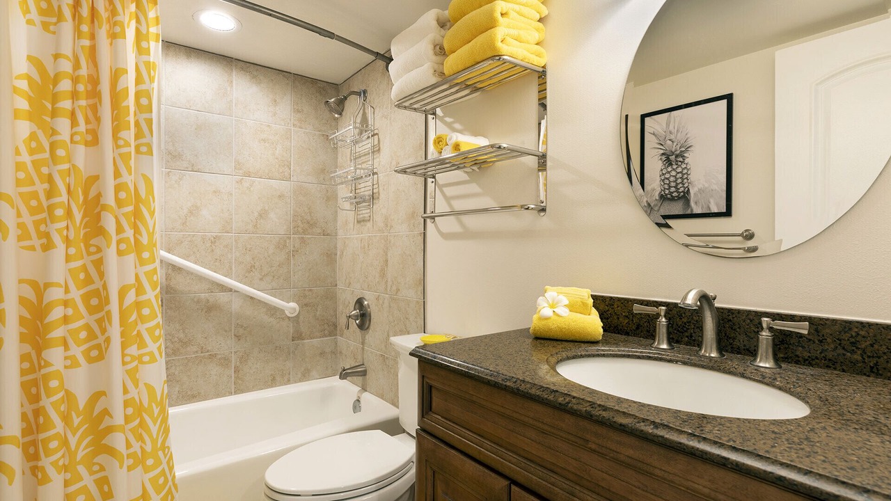 Photo of Bathroom in Kahaluu Bay