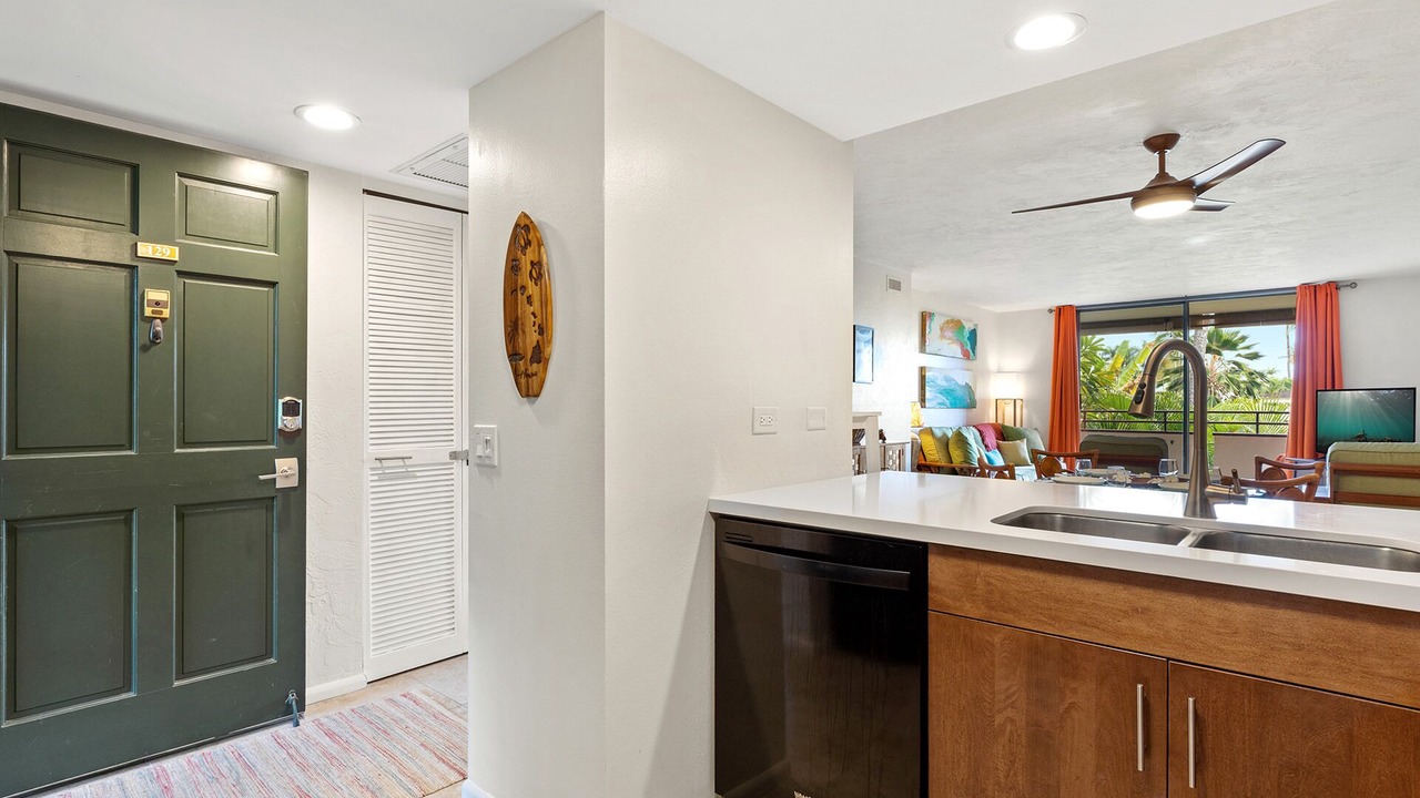 Photo of Kitchen in Kahaluu Bay