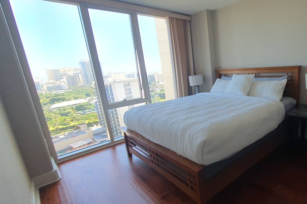 Photo of Bedroom in Waikiki