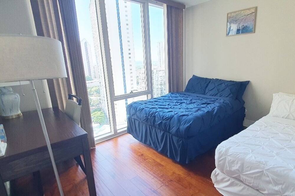 Photo of Bedroom in Waikiki