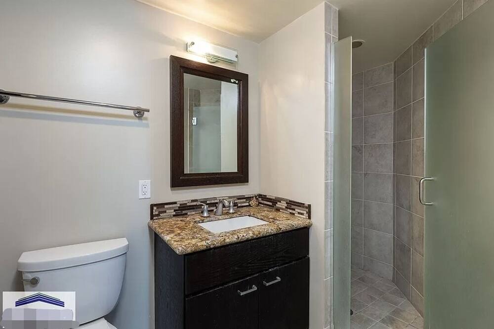 Photo of Bathroom in Waikiki
