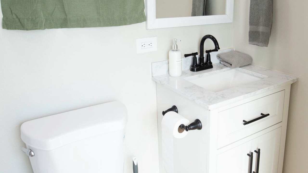 Photo of Bathroom in Waialua
