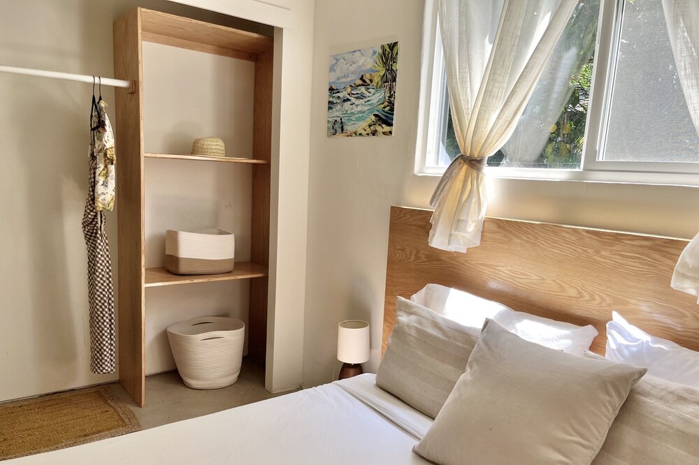 Photo of Bedroom in Mokuleia