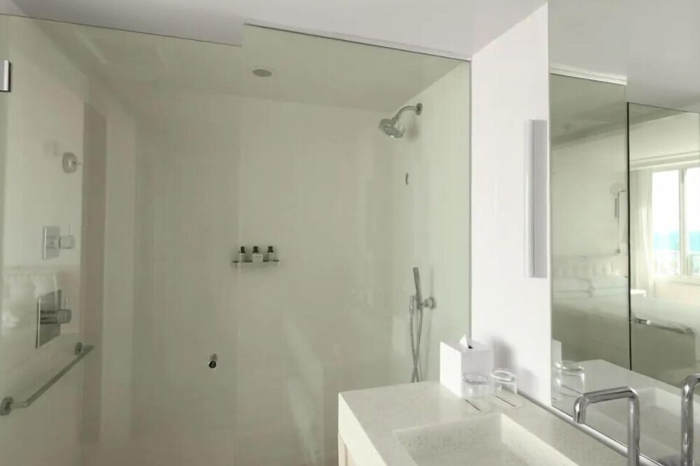 Photo of Bathroom in Waikiki