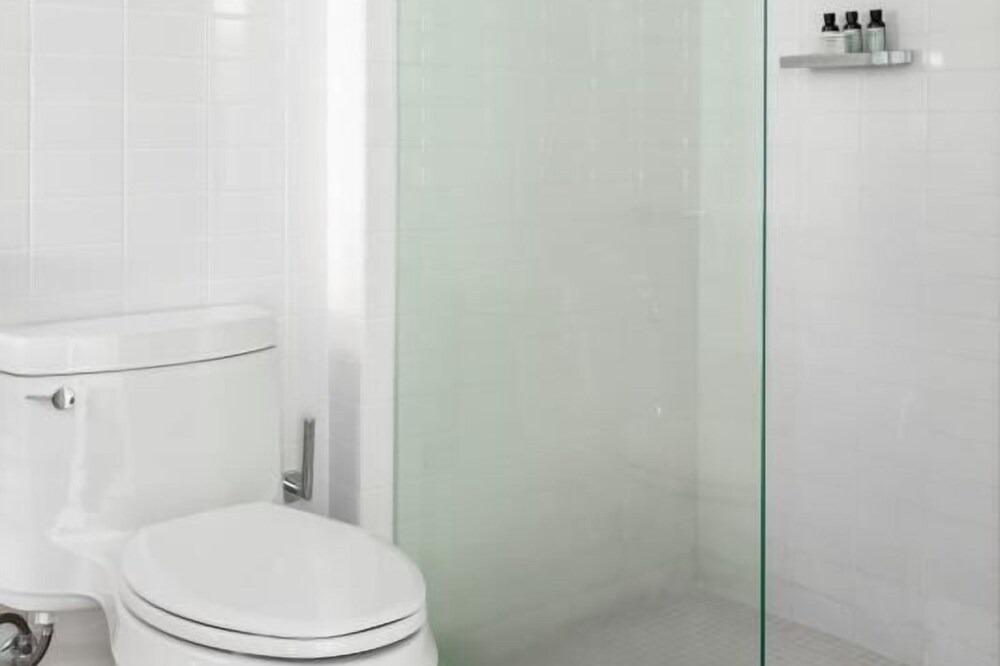 Photo of Bathroom in Waikiki