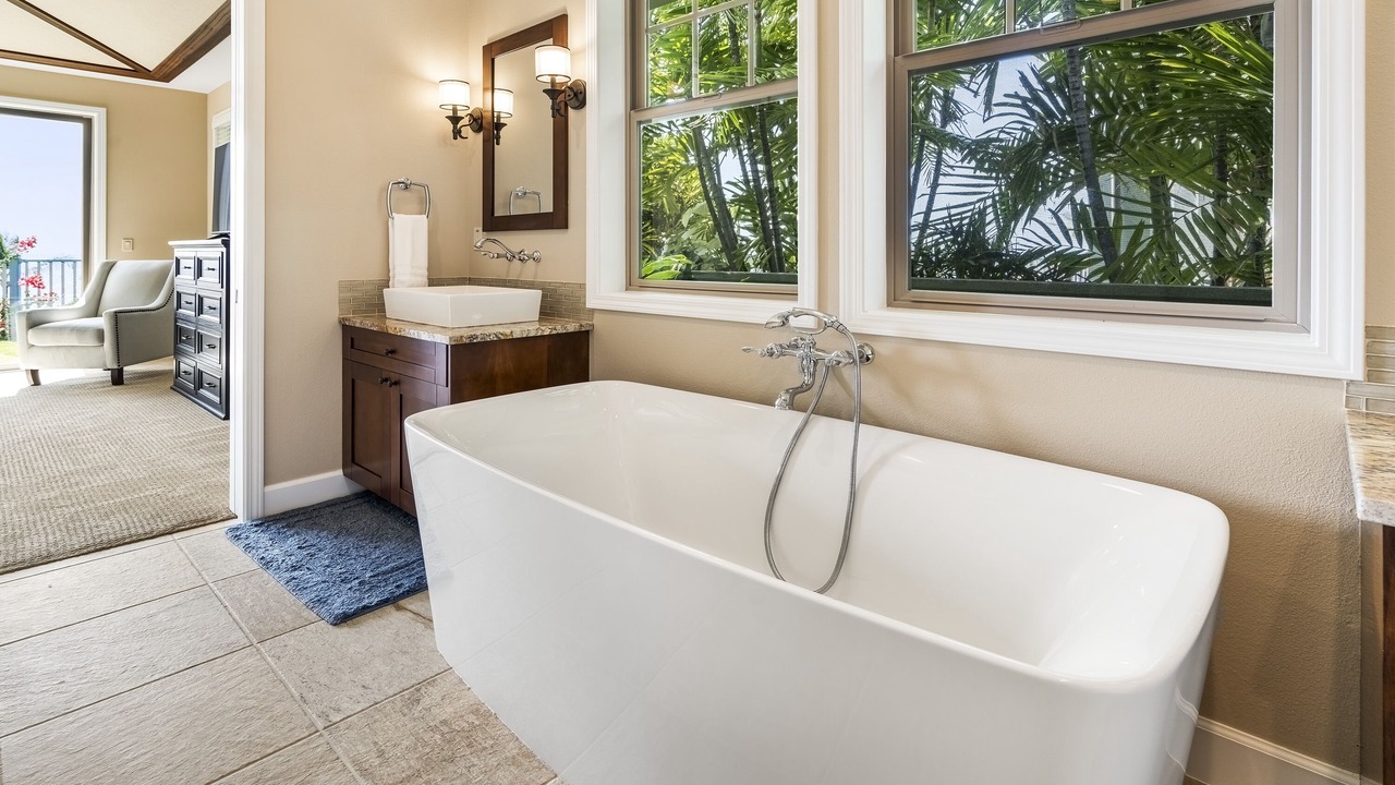 Photo of Bathroom in Keauhou
