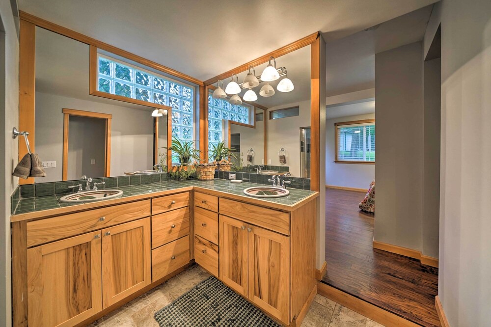 Photo of Bathroom in Woodinville