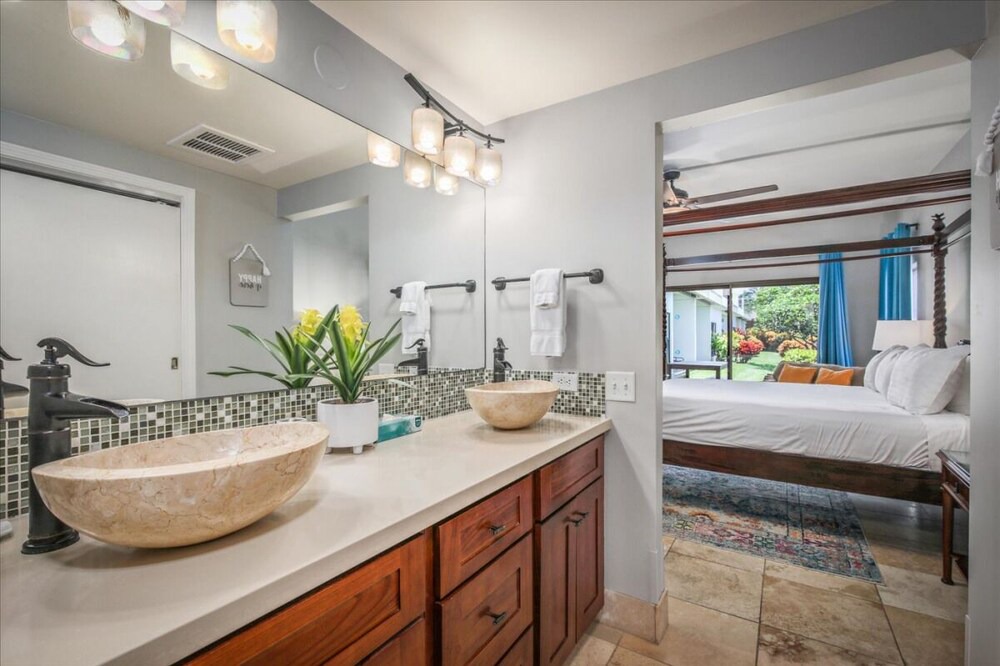 Photo of Bathroom in Historic Kailua Village