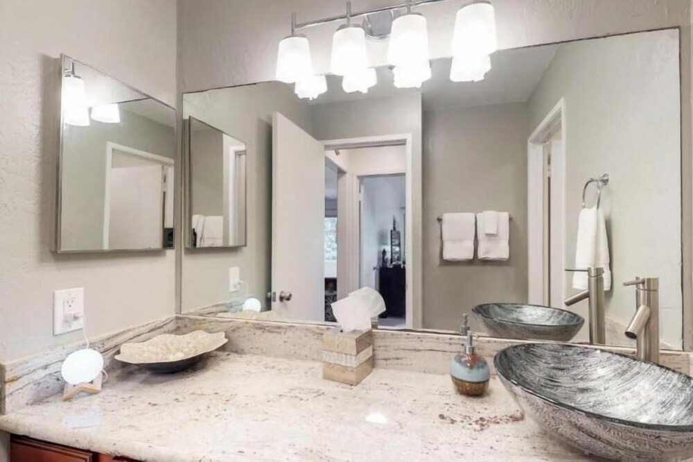 Photo of Bathroom in Wailua
