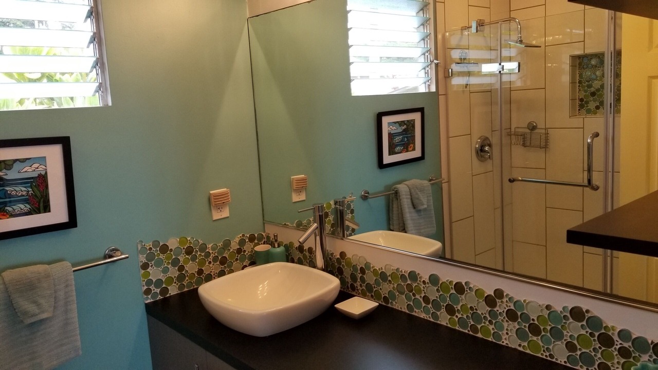 Photo of Bathroom in Hilo