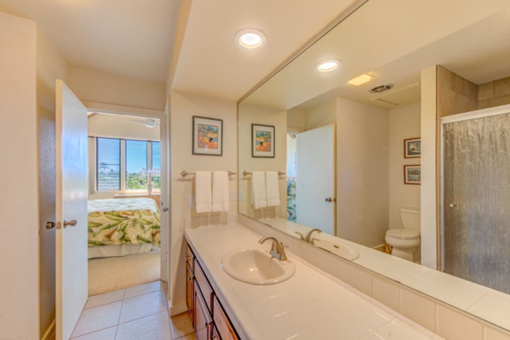 Photo of Bathroom in Poipu