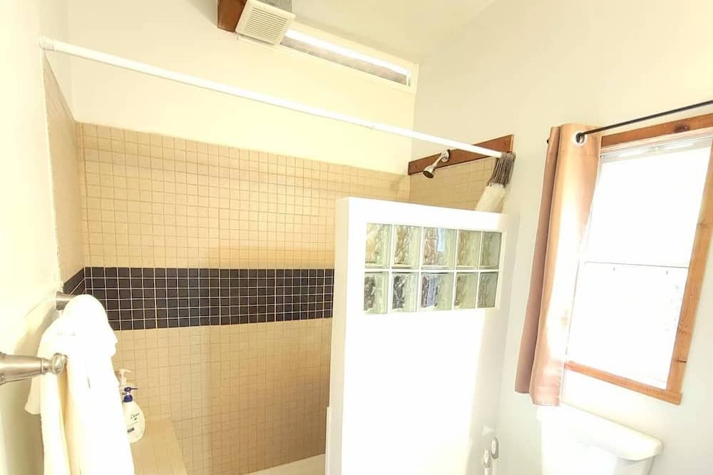 Photo of Bathroom in Pahoa
