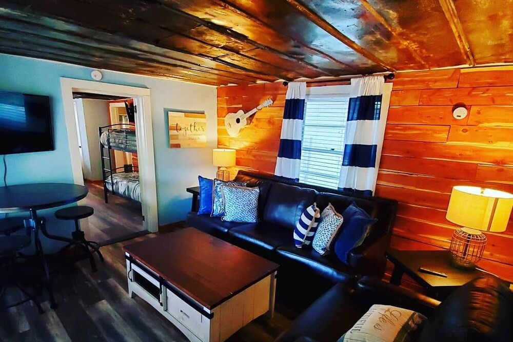 Photo of Livingroom in Town Creek