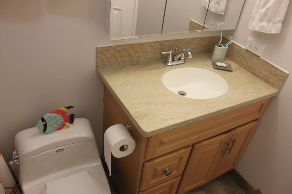 Photo of Bathroom in McCully - Moiliili