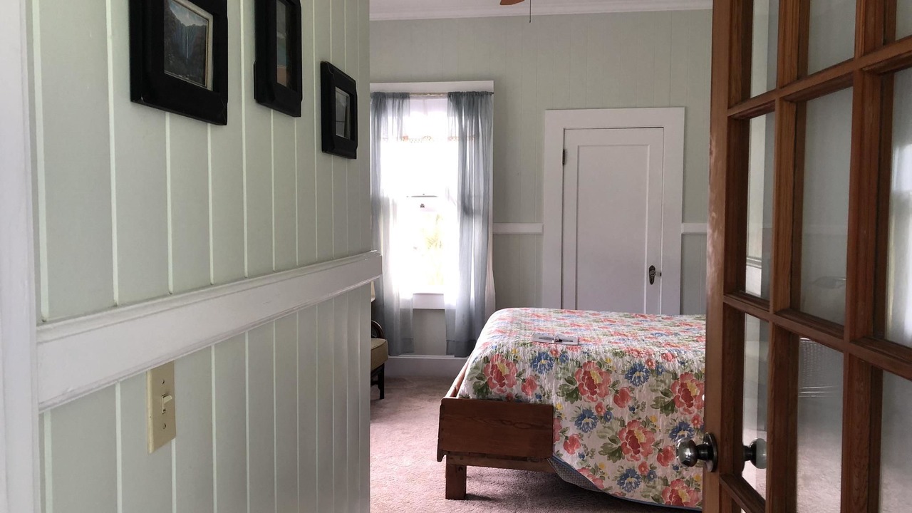 Photo of Bedroom in Hilo