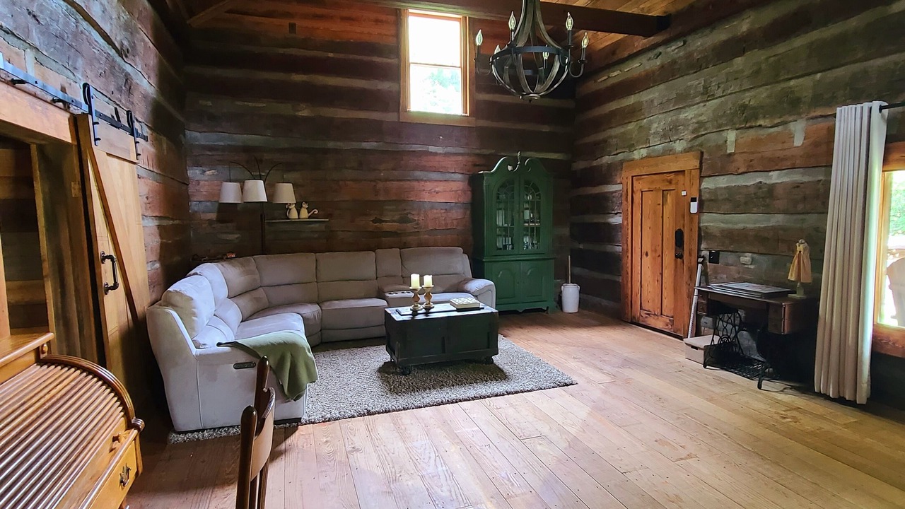 Photo of Livingroom in Pilot Mountain