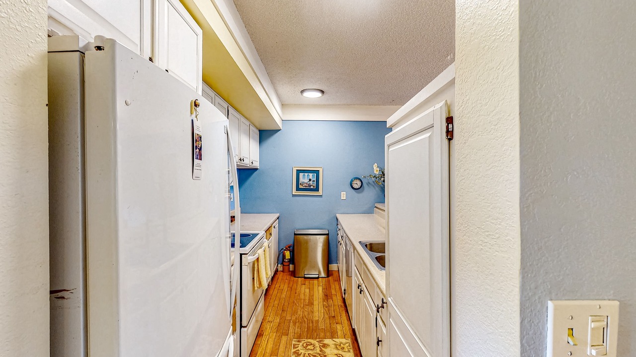 Photo of Kitchen in Maunaloa
