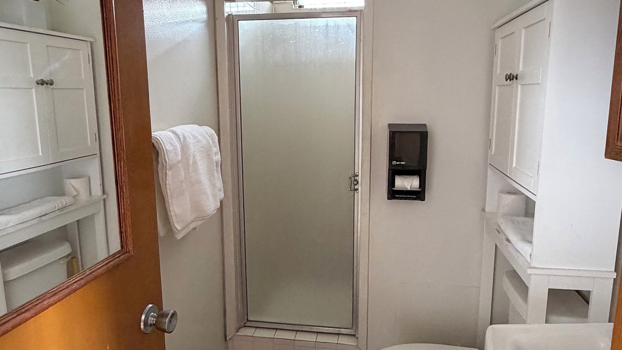 Photo of Bathroom in Ala Moana
