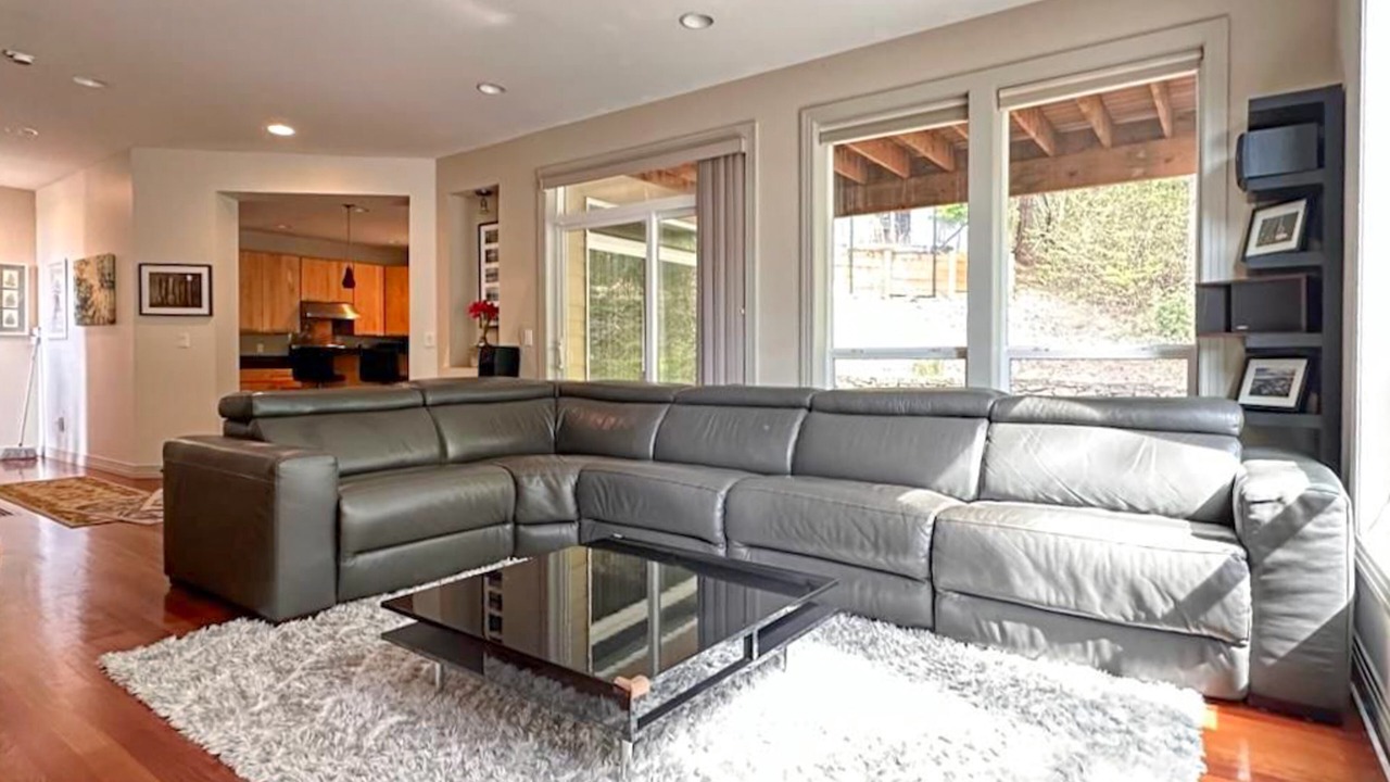 Photo of Livingroom in Happy Valley