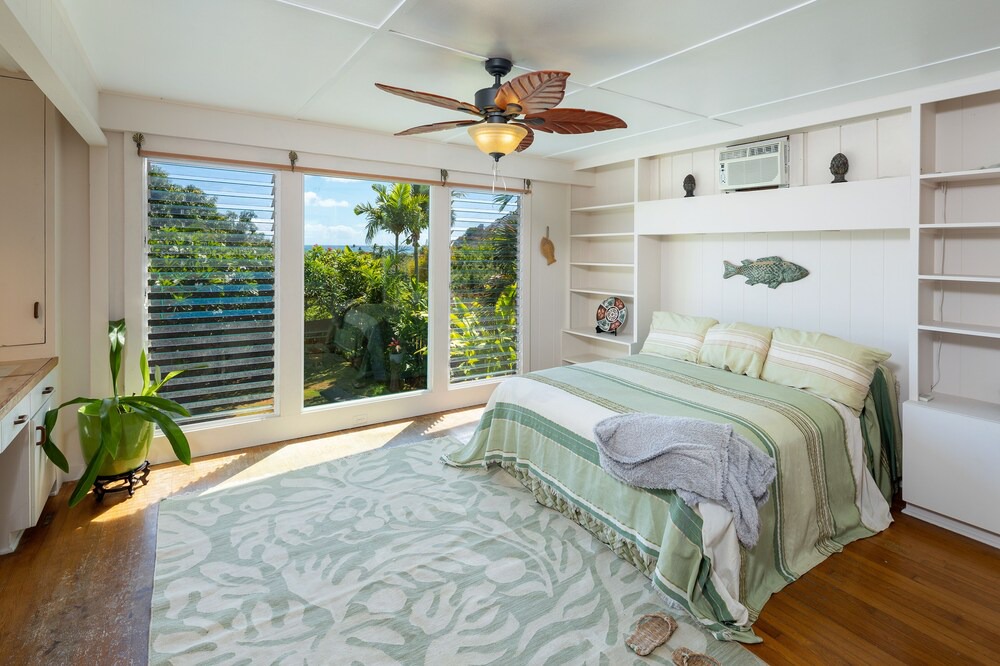 Photo of Bedroom in Lanikai