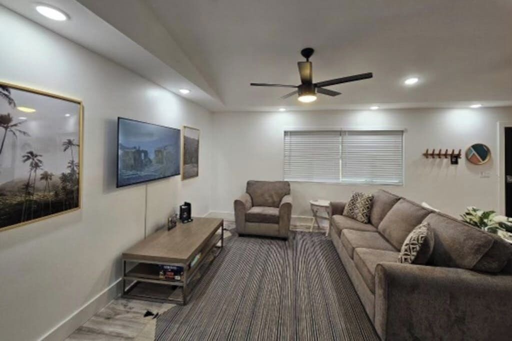 Photo of Livingroom in Ainaloa