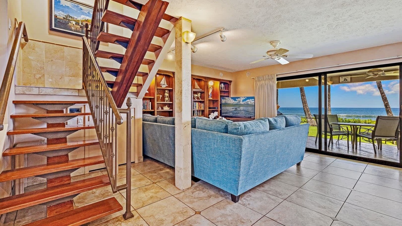 Photo of Livingroom in Downtown Lahaina