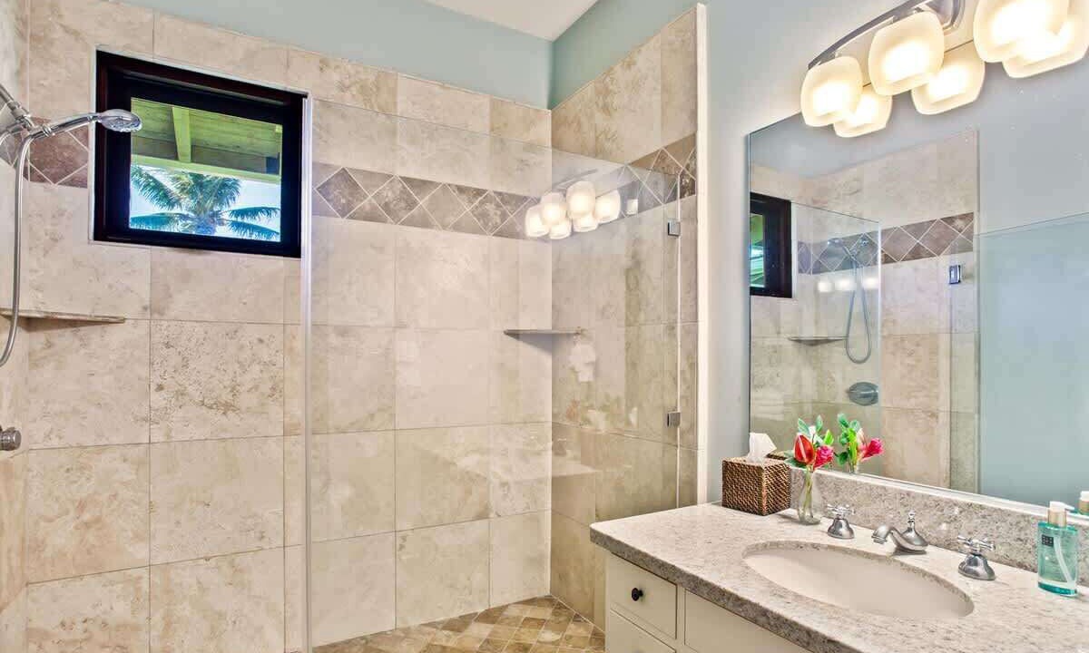 Photo of Bathroom in Poipu
