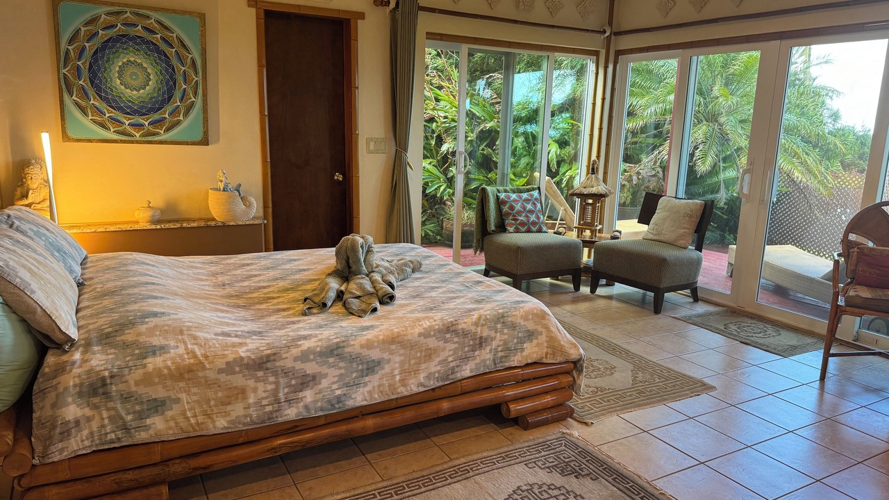 Photo of Patio Balcony in Haiku