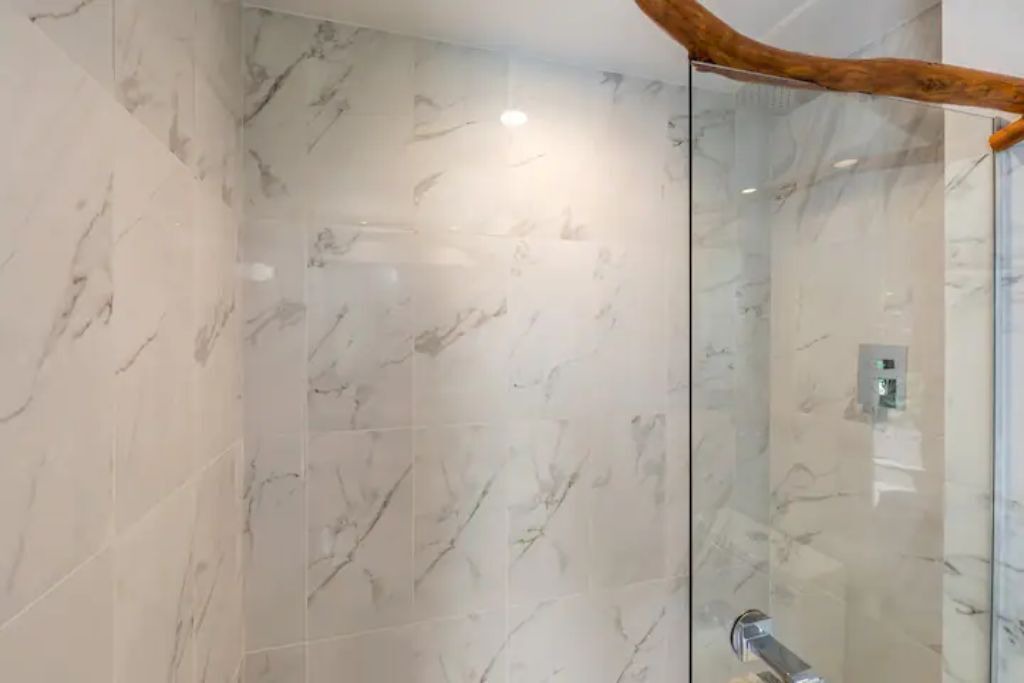 Photo of Bathroom in Kahaluu Bay