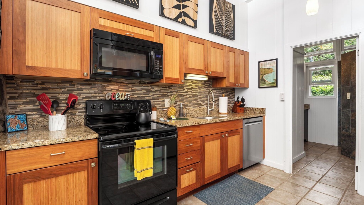 Photo of Kitchen in Kahaluu Bay