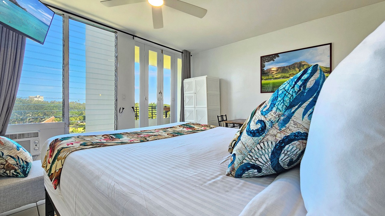 Photo of Bedroom in Waikiki