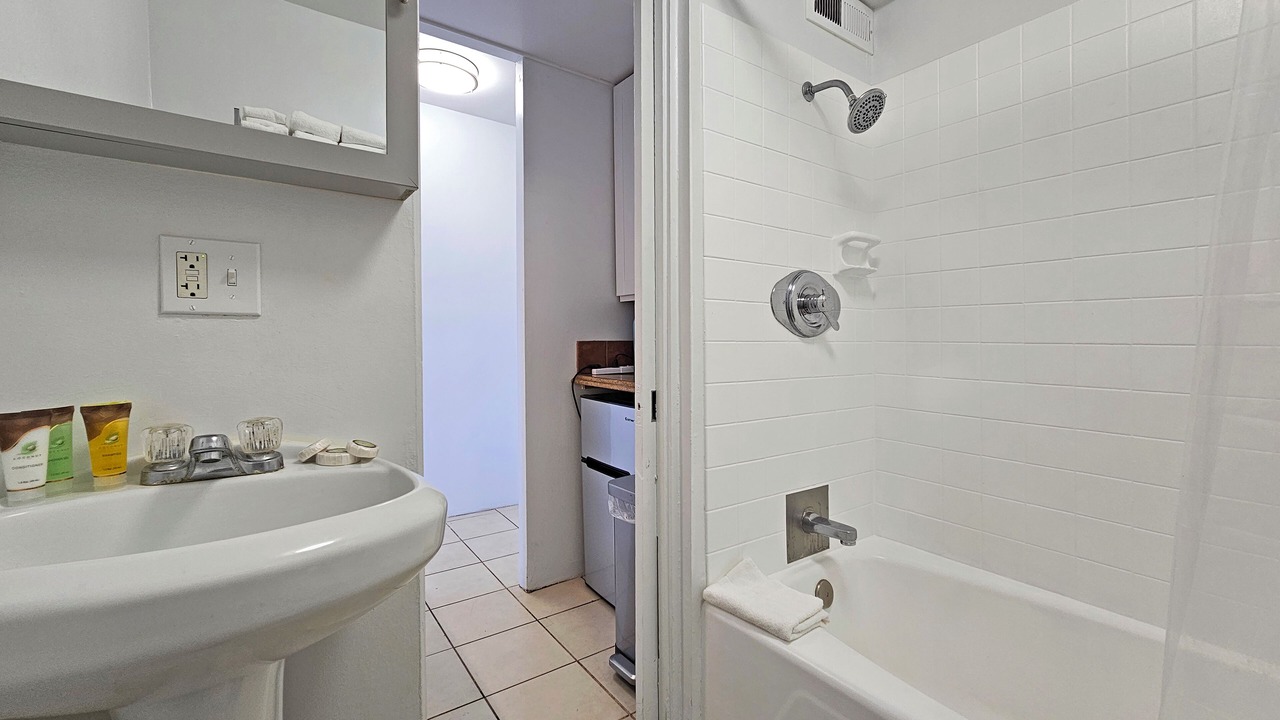 Photo of Bathroom in Waikiki