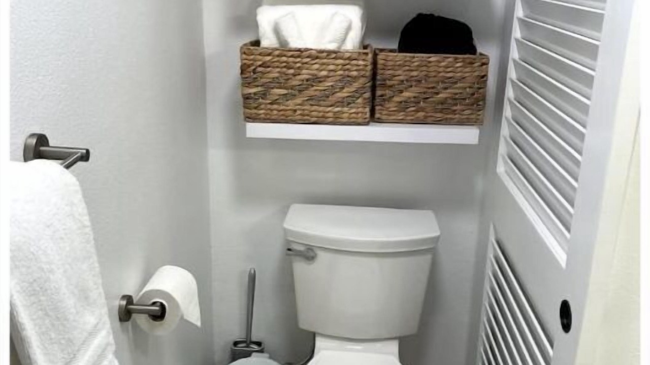 Photo of Bathroom in Historic Kailua Village