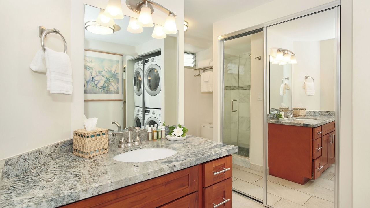Photo of Bathroom in Waikiki