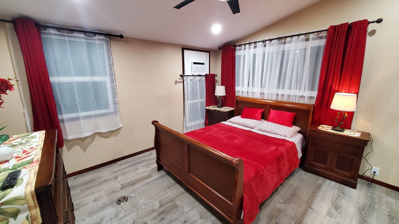 Photo of Bedroom in Waialua