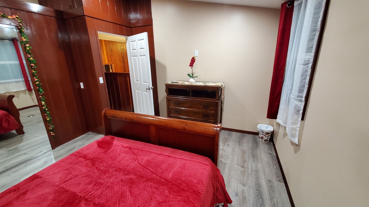 Photo of Bedroom in Waialua