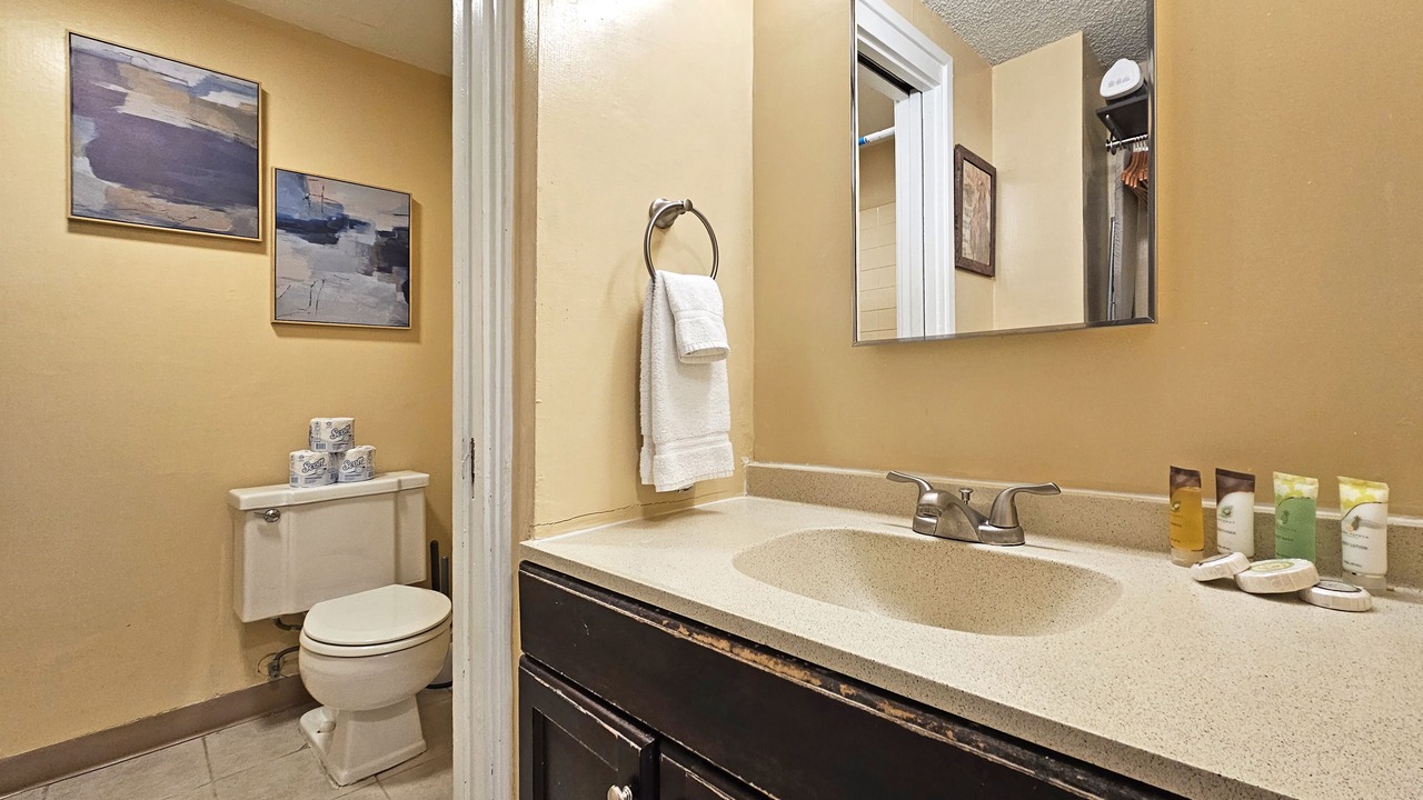 Photo of Bathroom in Waikiki