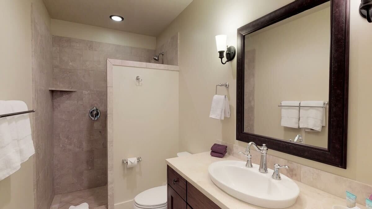 Photo of Bathroom in Poipu