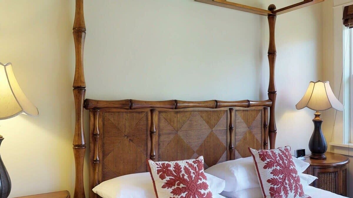 Photo of Bedroom in Poipu