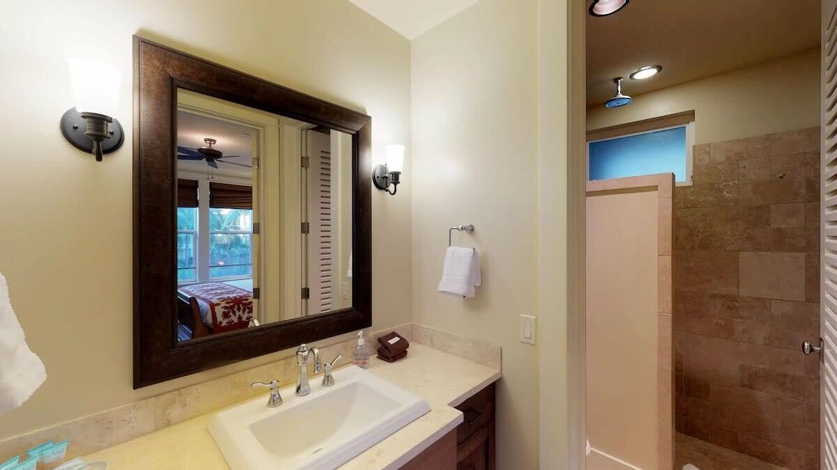 Photo of Bathroom in Poipu