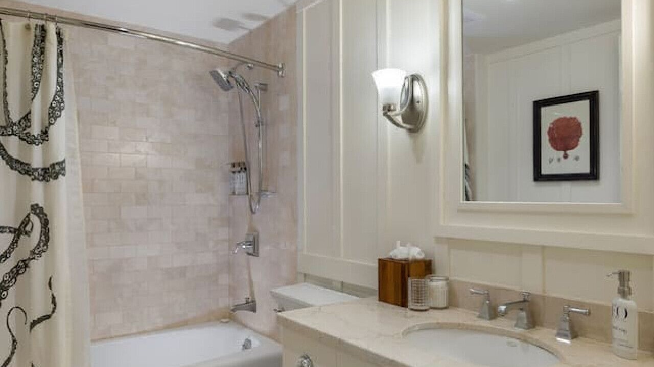 Photo of Bathroom in Kahuku