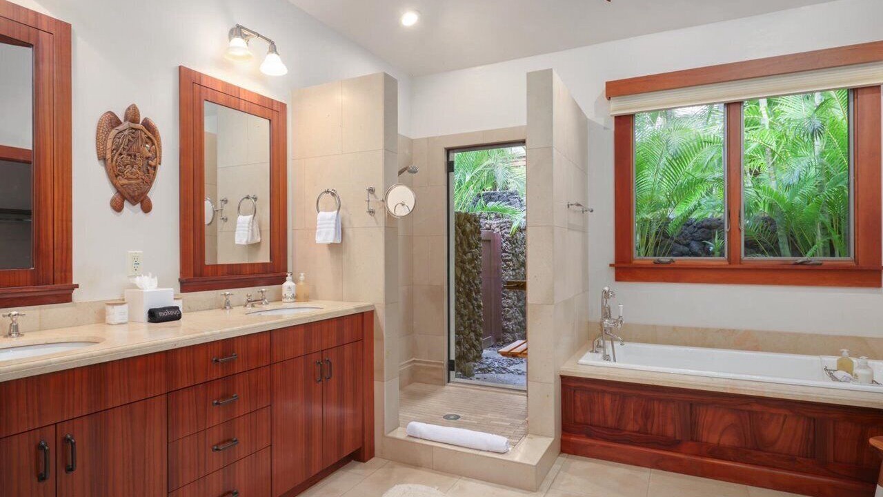 Photo of Bathroom in Kaupulehu
