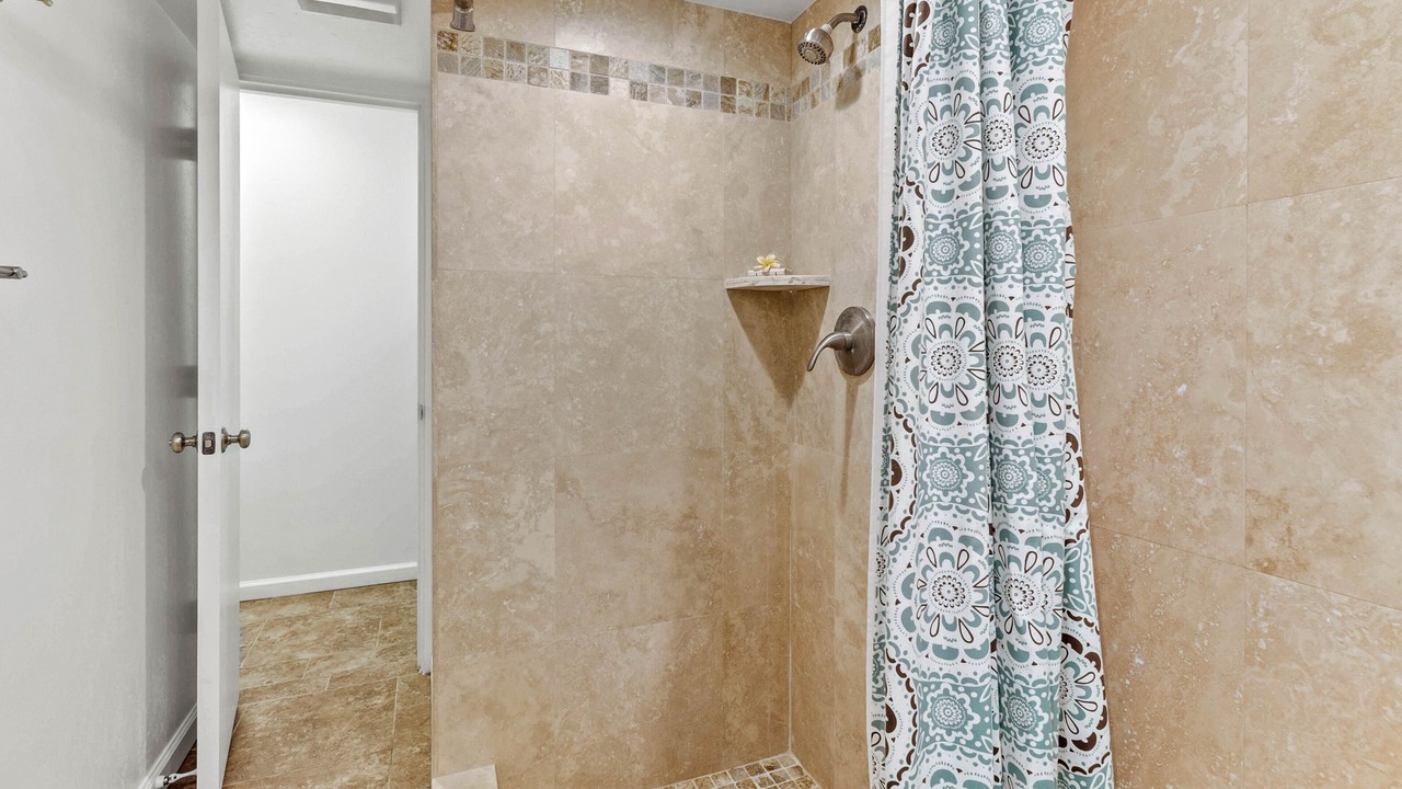 Photo of Bathroom in Waialee