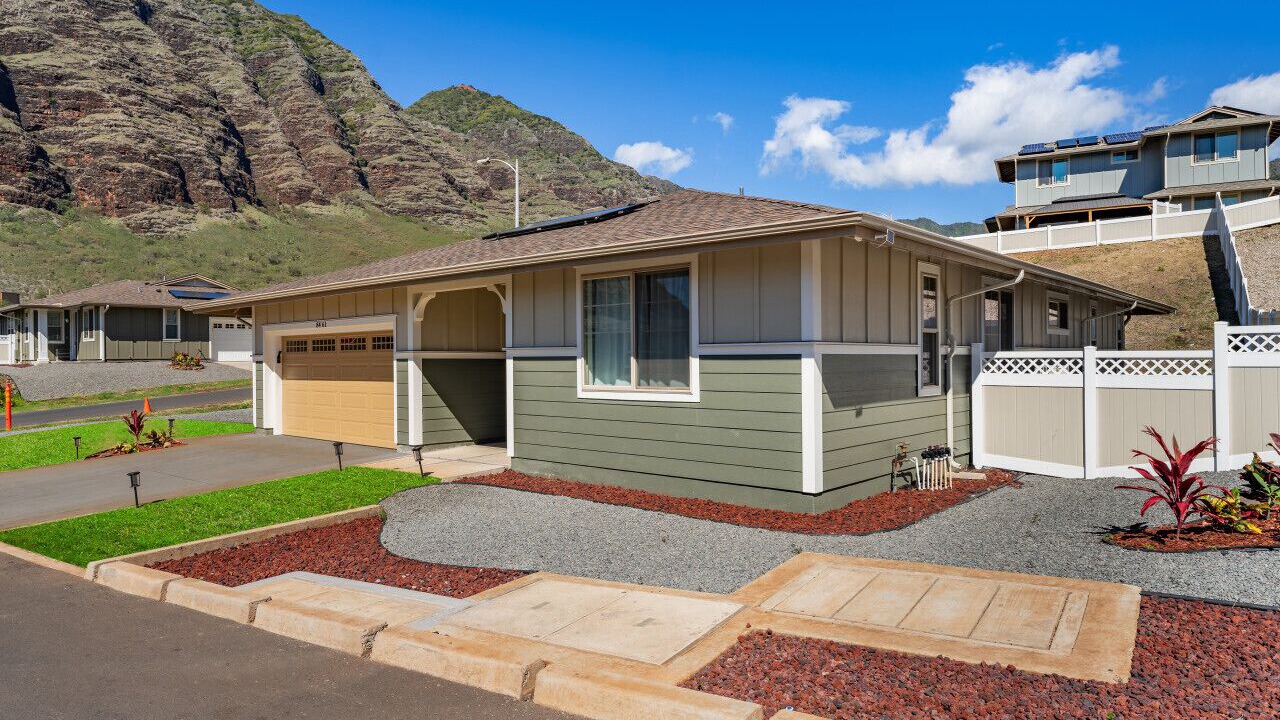 Photo of Outdoor in Makaha Valley