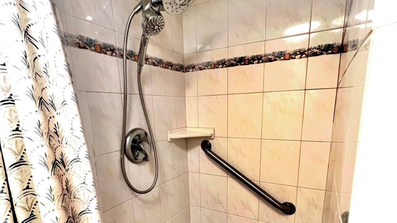 Photo of Bathroom in Kihei