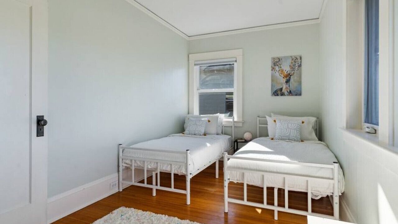 Photo of Bedroom in Hollywood District