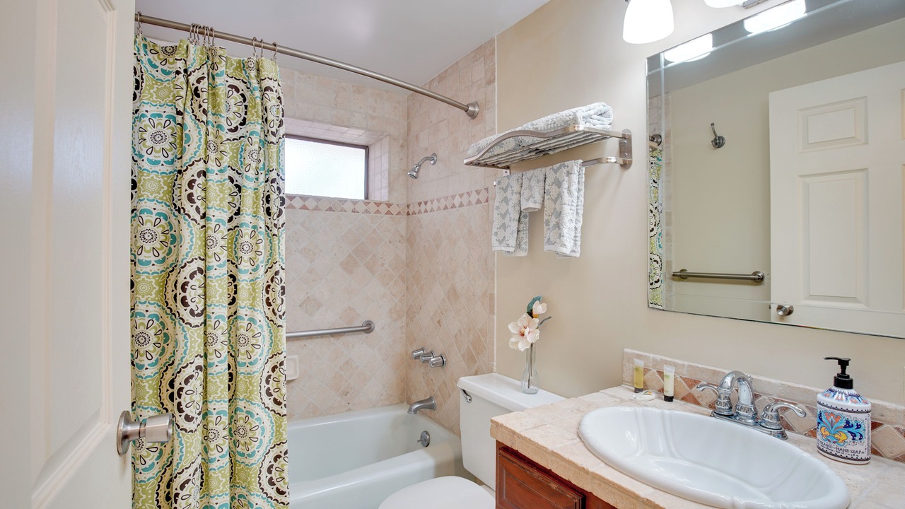 Photo of Bathroom in Historic Kailua Village