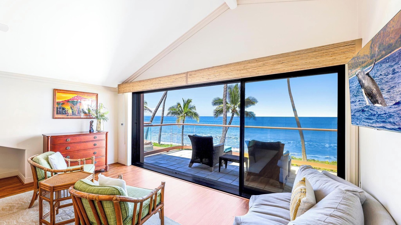 Photo of Livingroom in Downtown Lahaina