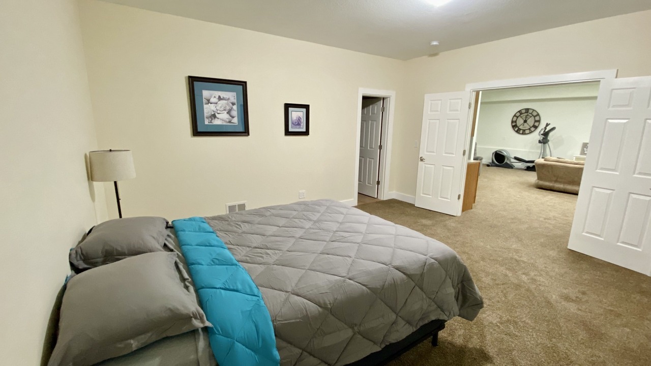 Photo of Bedroom in Bull Mountain